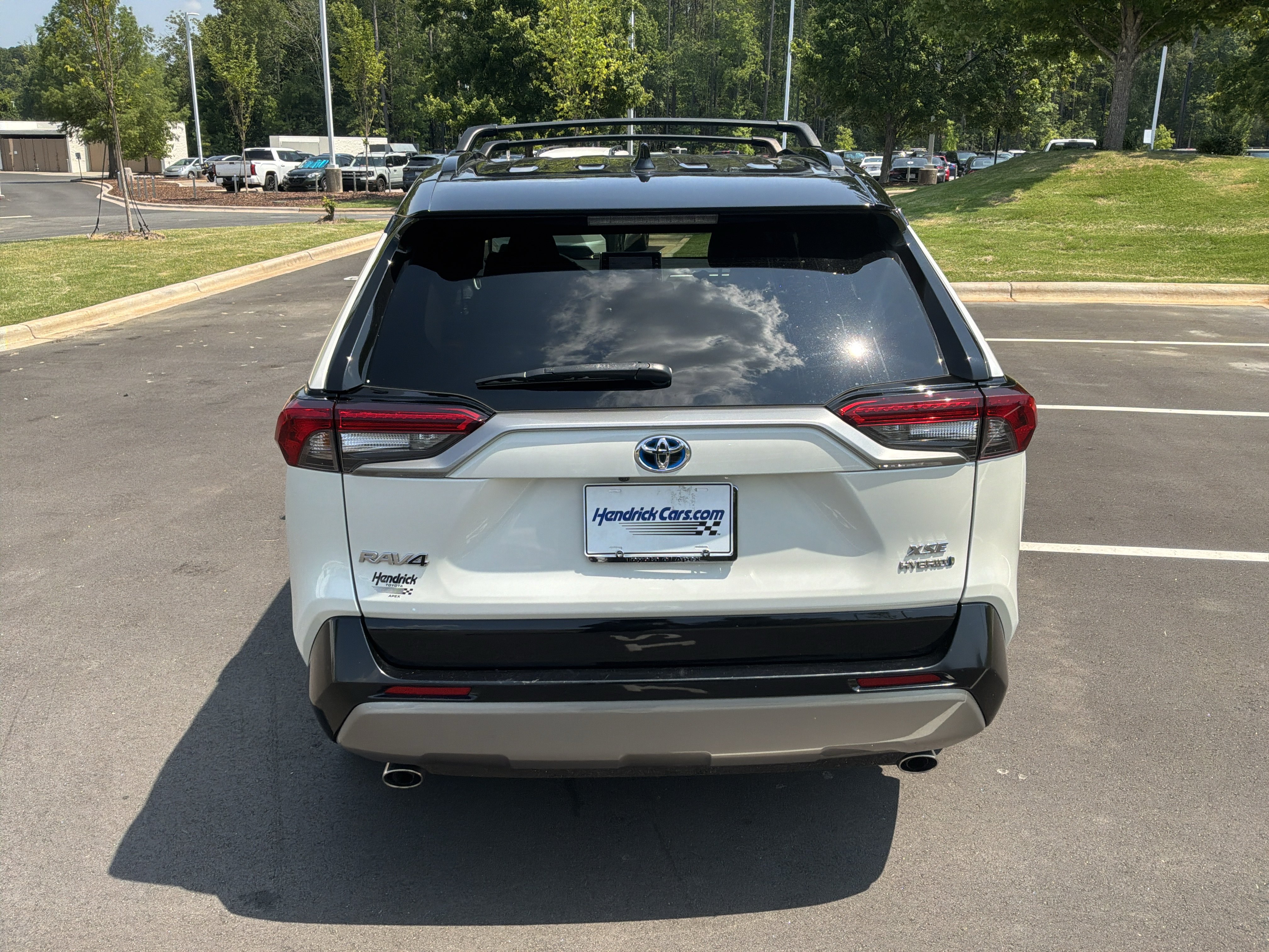 Used 2022 Toyota RAV4 XSE AWD/4WD image 9