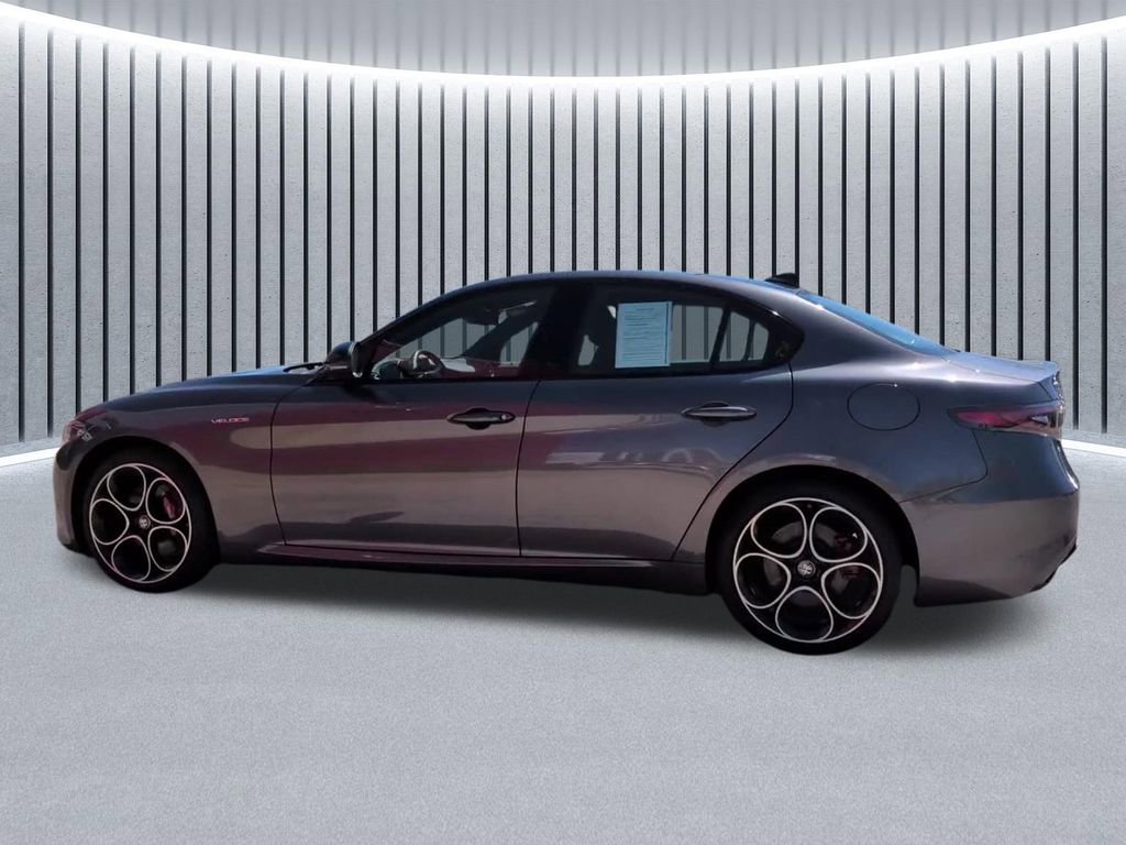 Used 2024 Alfa Romeo Giulia Veloce image 14