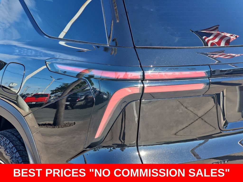 Used 2024 Chevrolet Traverse Z71 w/ Enhanced Driving Package AWD/4WD image 41