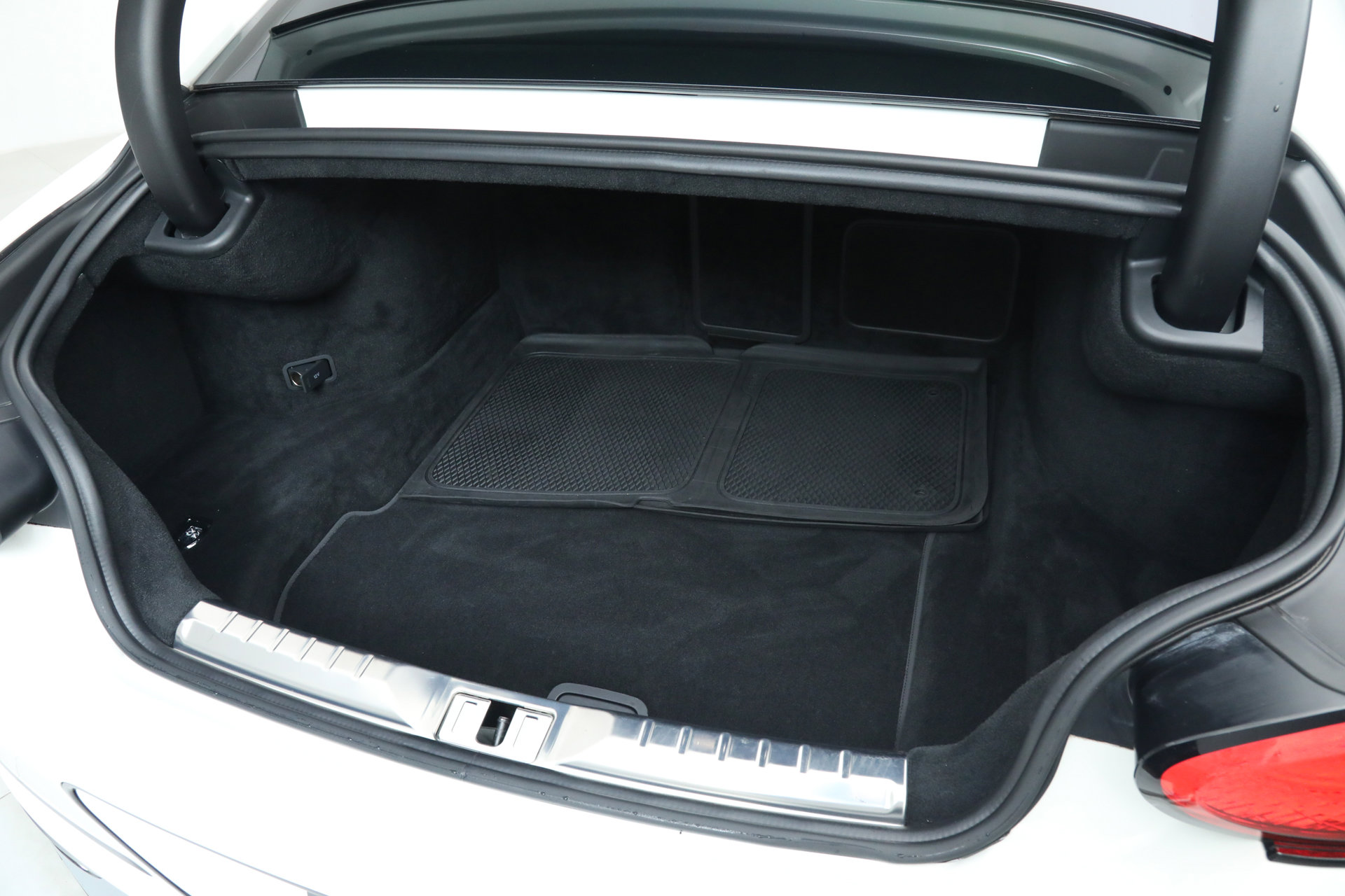 Used 2021 Bentley Continental GT V8 image 32