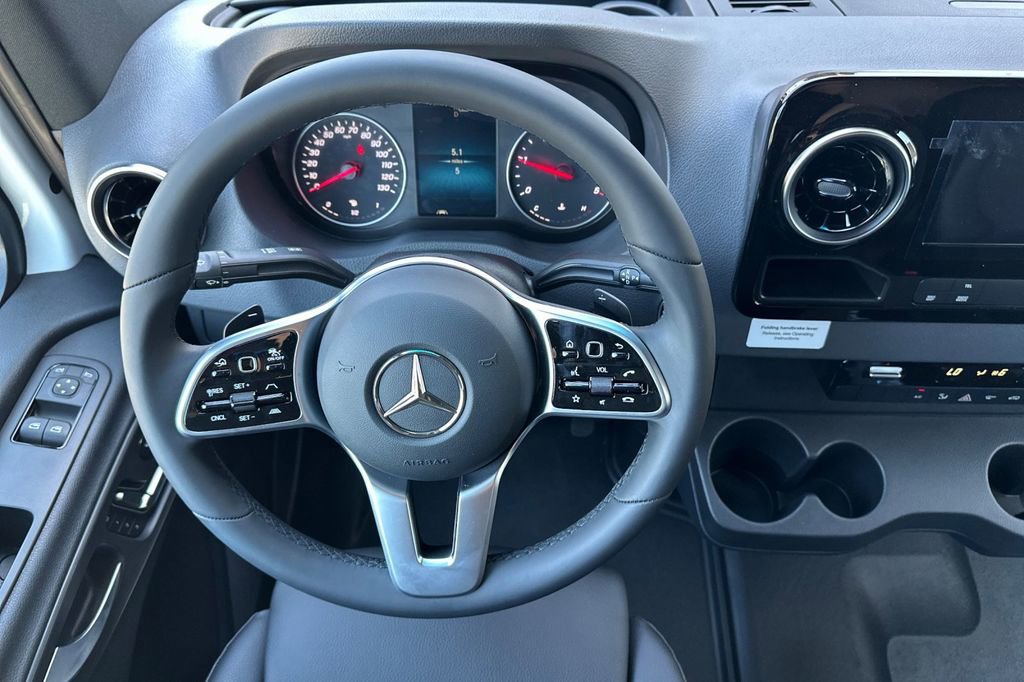 Used 2024 Mercedes-Benz Sprinter 4500 image 17