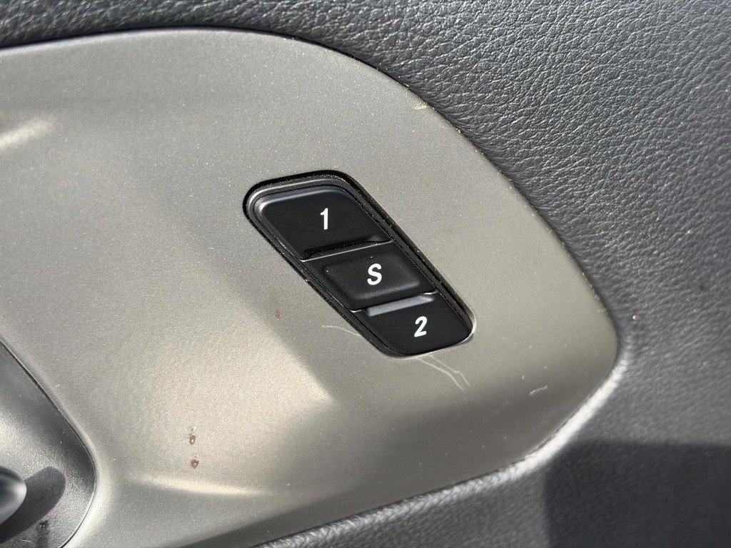 Used 2025 Chrysler Pacifica Select FWD image 24