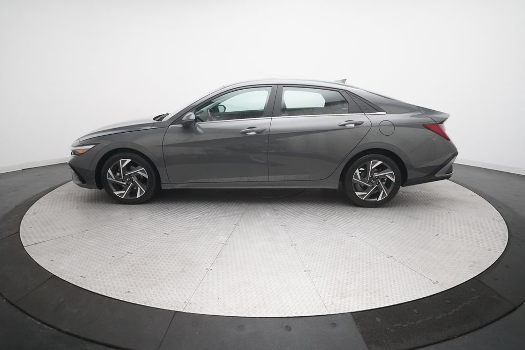 Used 2024 Hyundai Elantra Limited FWD image 23