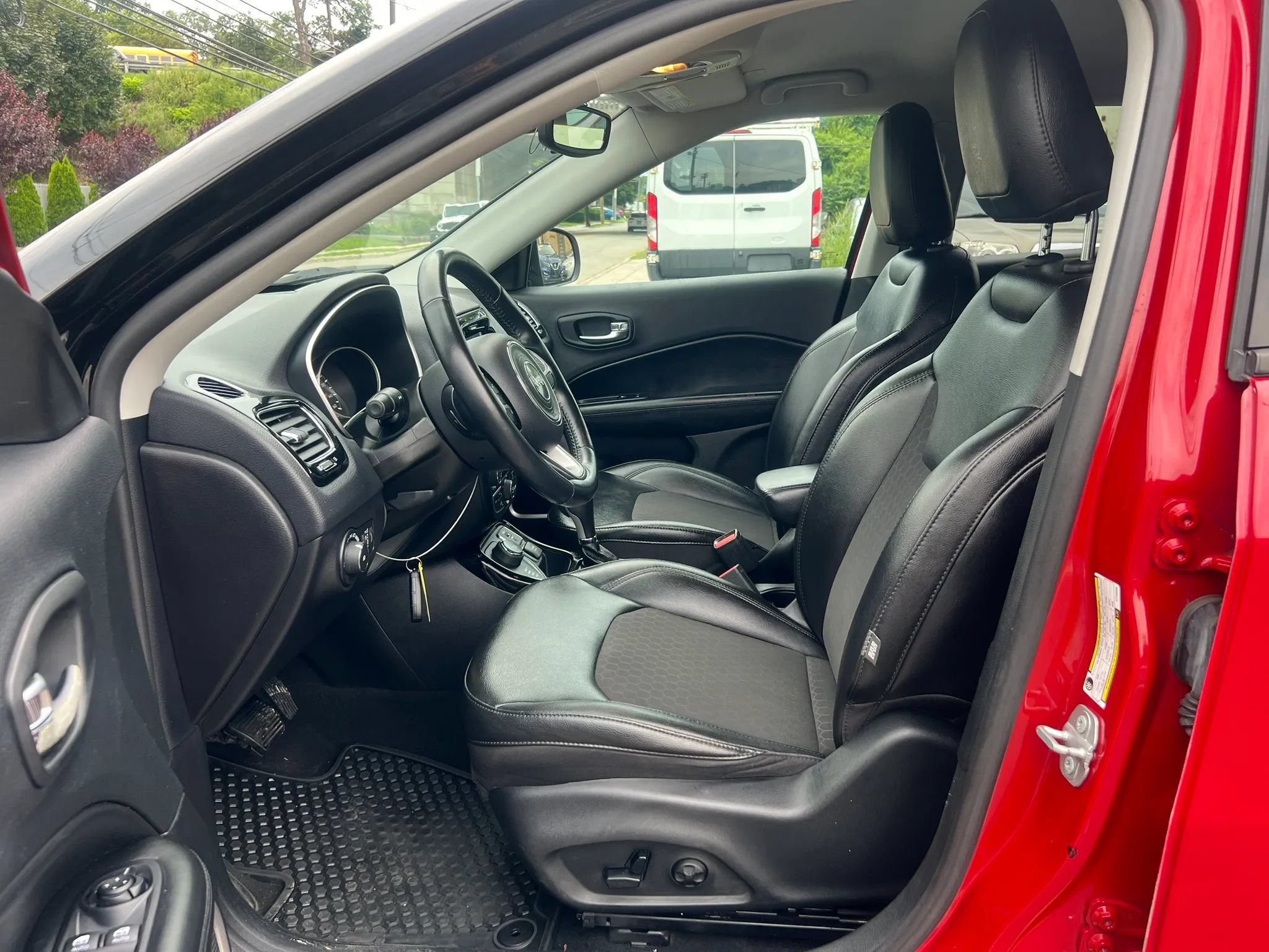 Used 2020 Jeep Compass Latitude AWD/4WD image 27