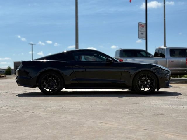 Used 2018 Ford Mustang Coupe RWD image 8
