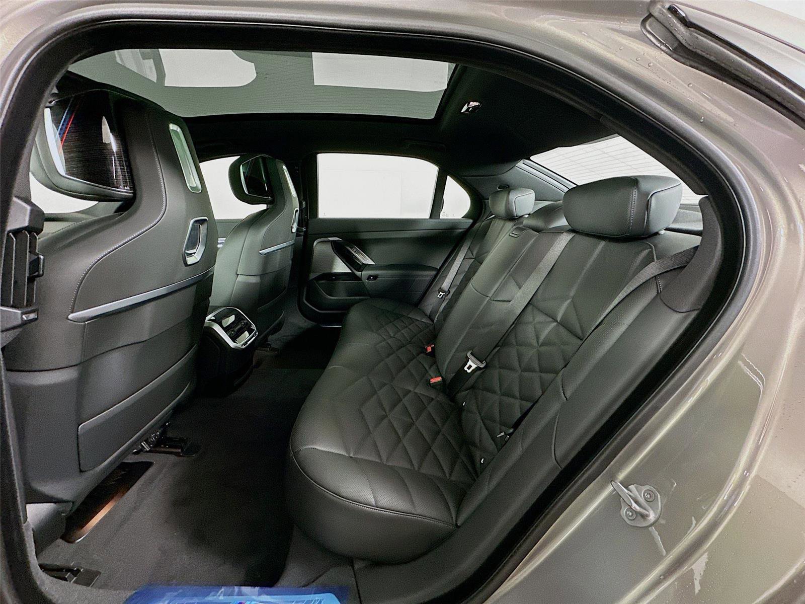 New 2026 BMW 740i xDrive w/ Premium Package image 26