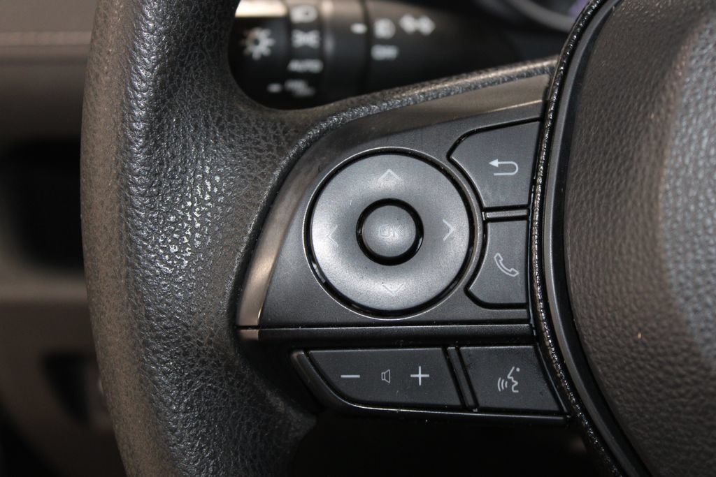 Used 2021 Toyota RAV4 XLE AWD/4WD image 27