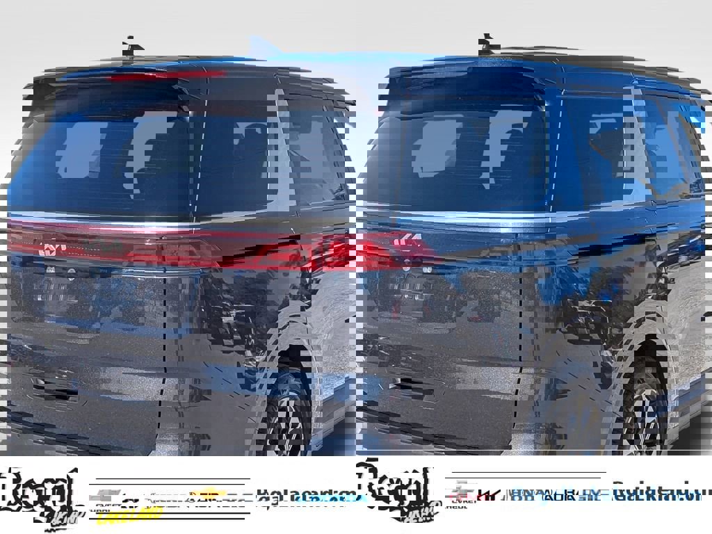 Used 2023 Kia Carnival EX image 7