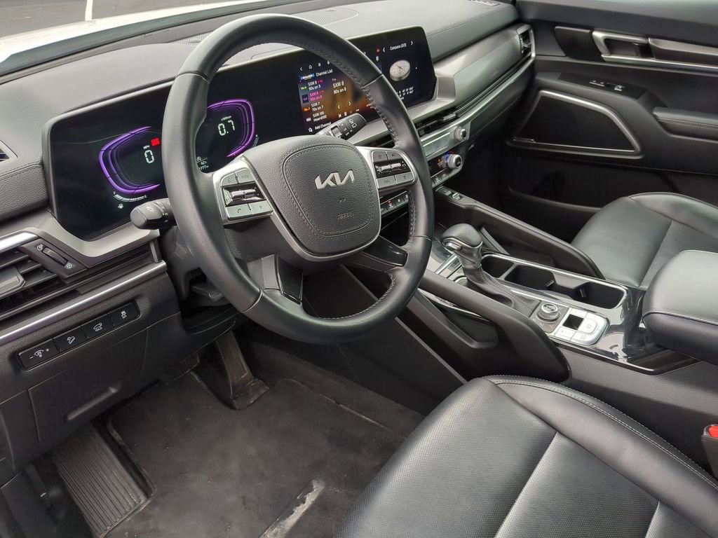 Used 2025 Kia Telluride S image 15