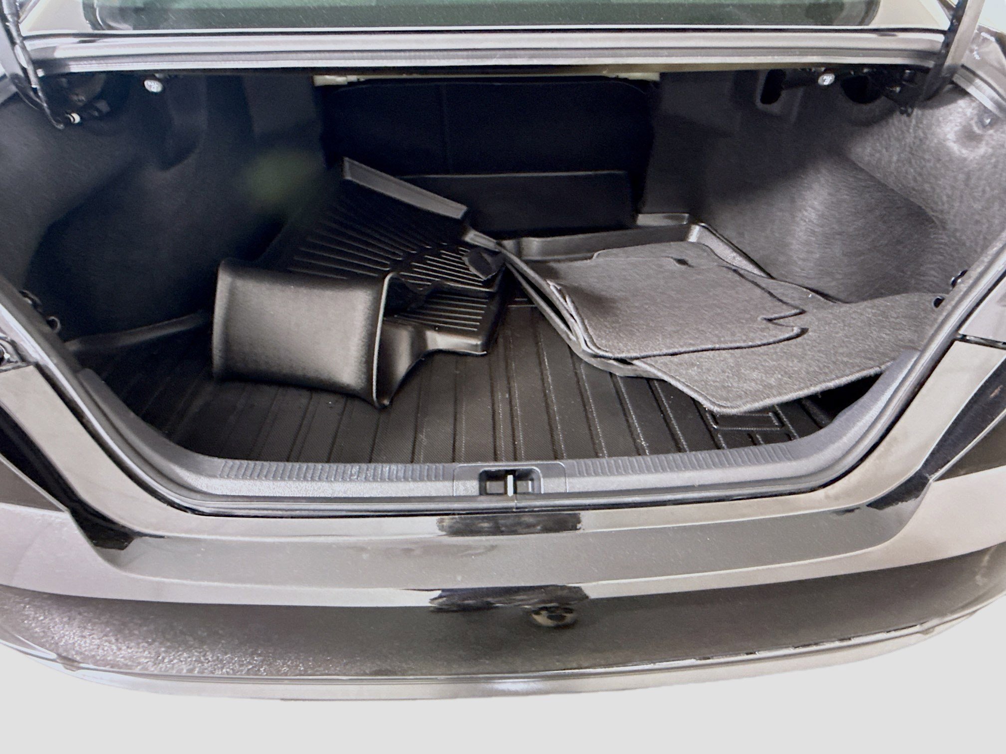 Used 2025 Toyota Camry SE w/ Convenience Package image 35