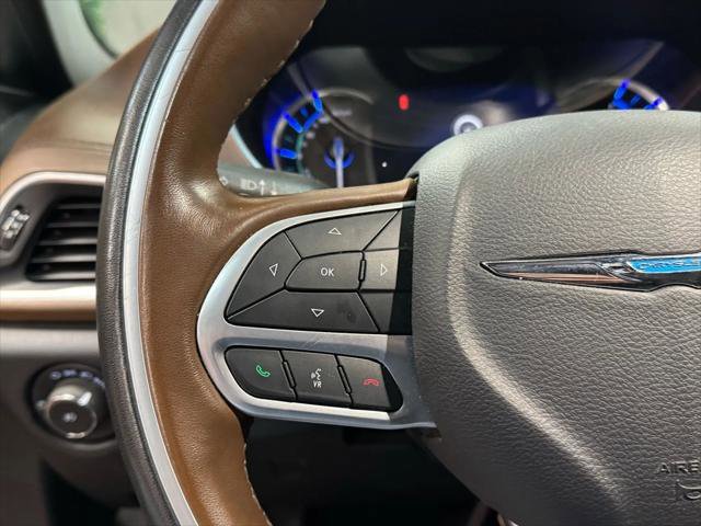 Used 2021 Chrysler Pacifica Limited w/ Premium & Safety Sphere Group image 18