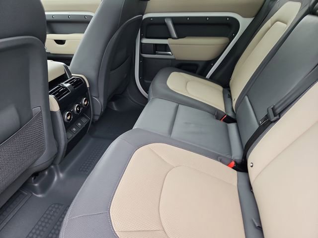 Used 2024 Land Rover Defender 110 X-Dynamic SE AWD/4WD image 5