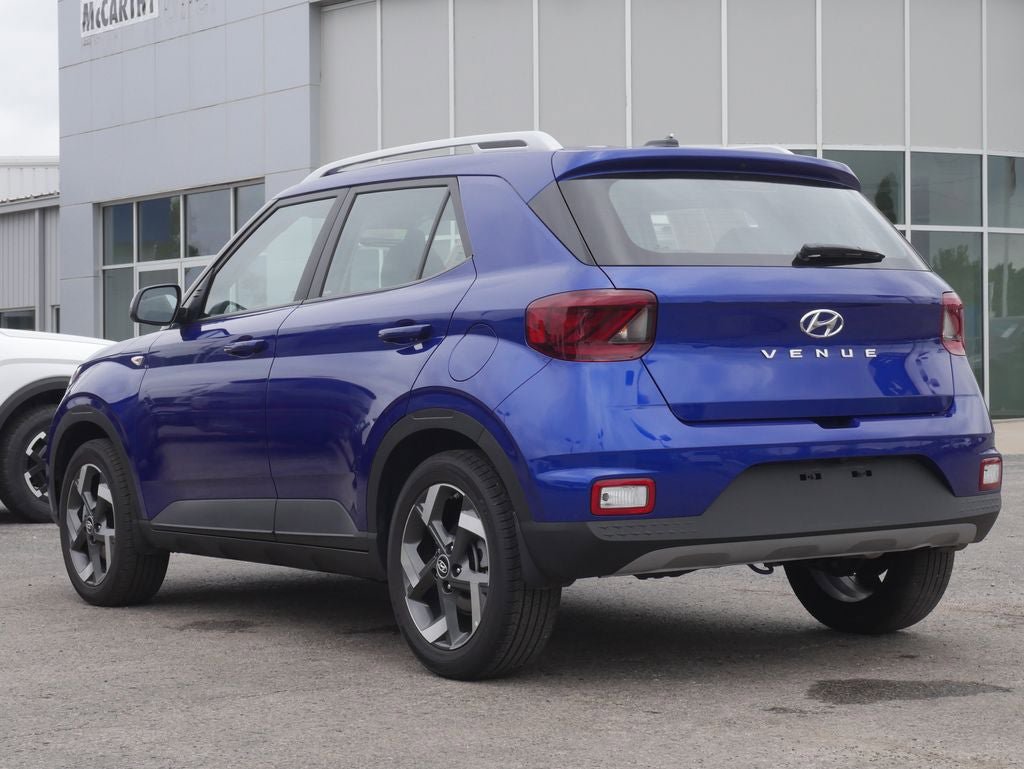 Used 2025 Hyundai Venue Limited FWD image 13