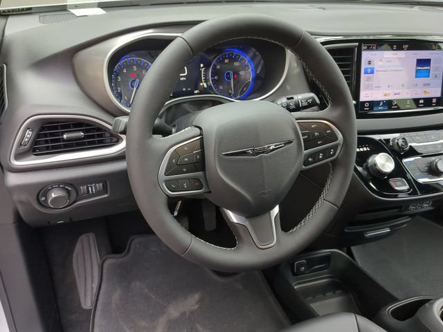New 2025 Chrysler Voyager LX FWD image 31