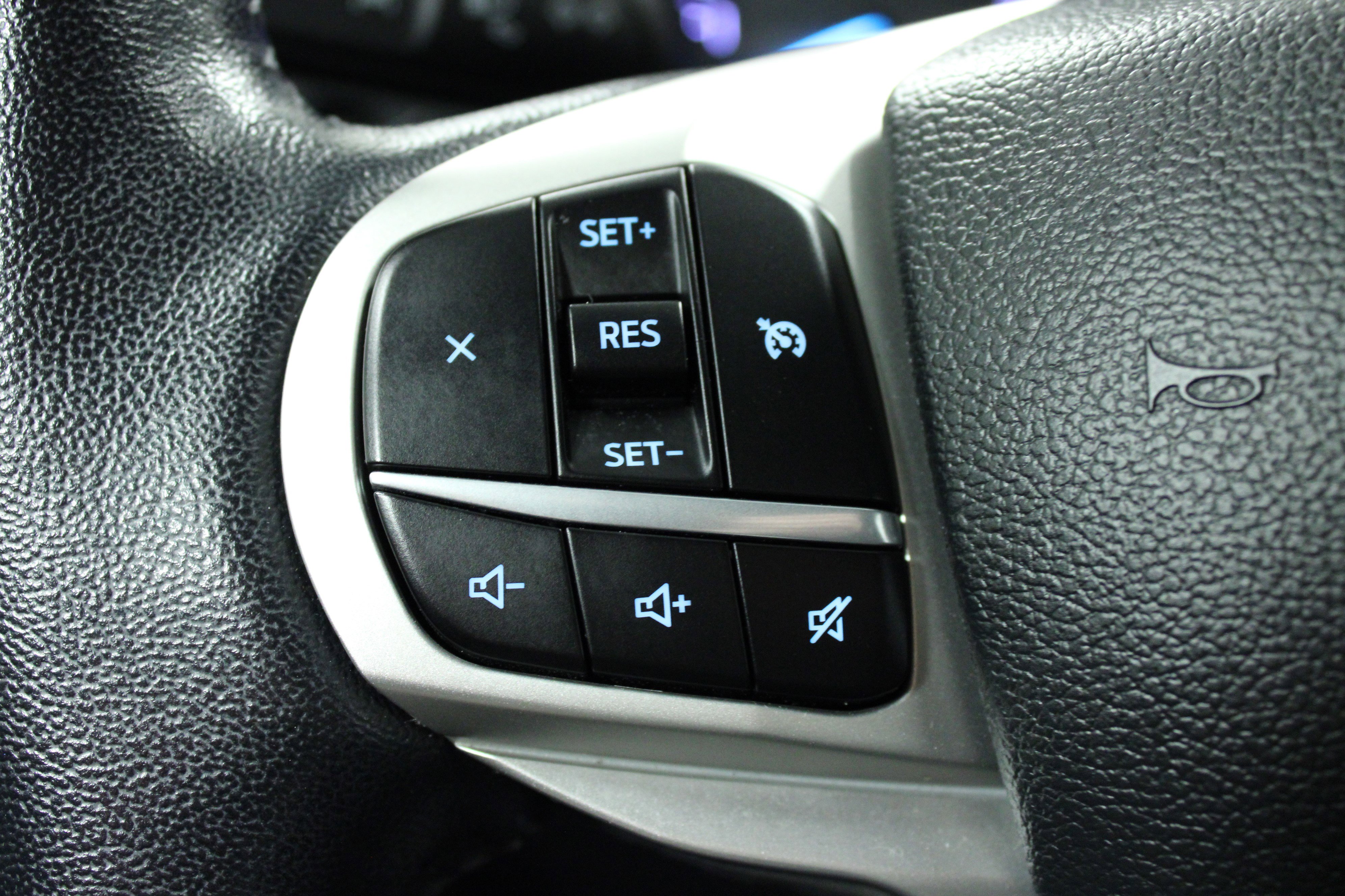 Used 2023 Ford Explorer XLT image 21