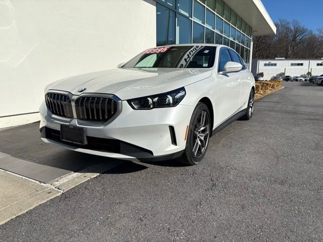 Used 2026 BMW 530i xDrive w/ Premium Package image 9