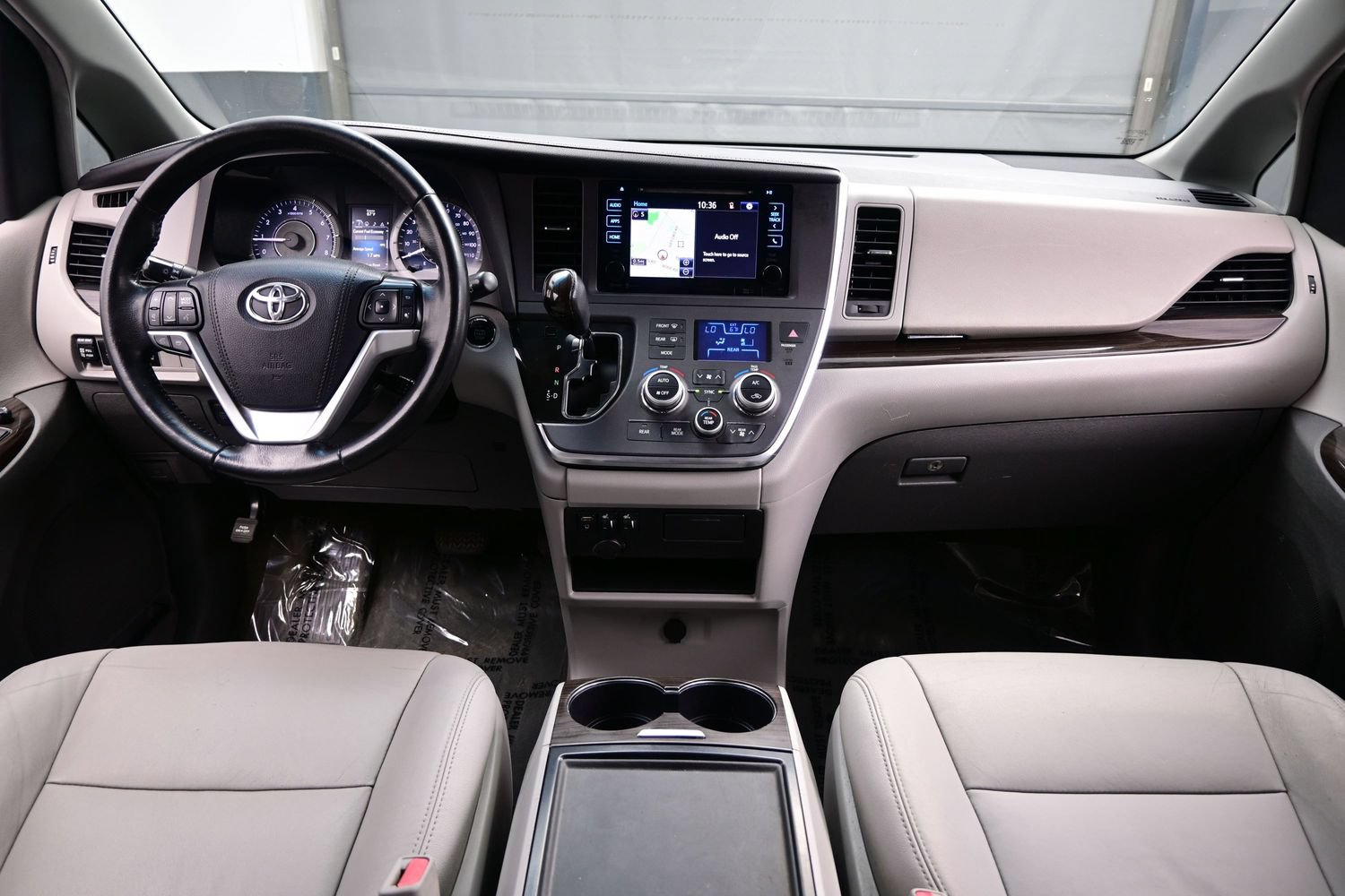 Used 2015 Toyota Sienna XLE w/ XLE Navigation Package FWD image 19