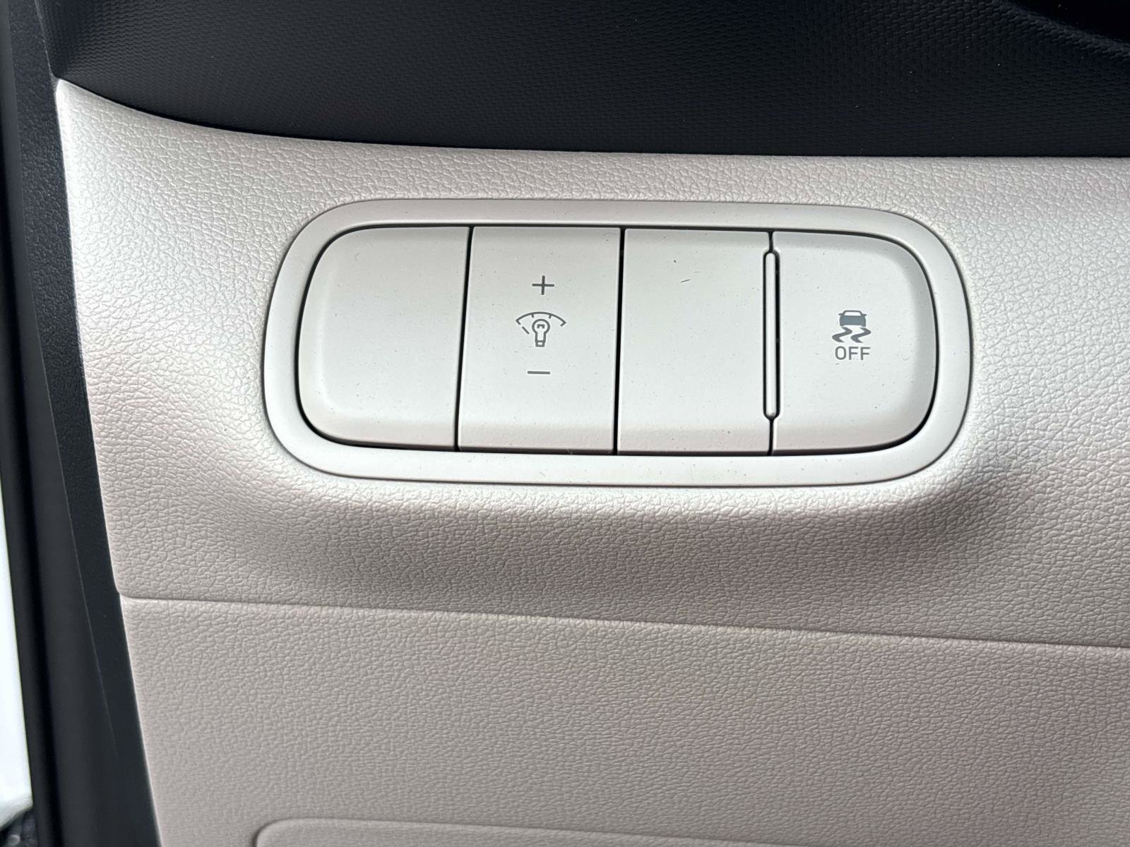 Used 2026 Hyundai Venue SEL FWD image 15
