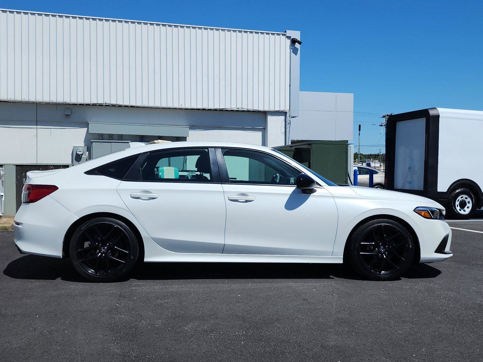 Used 2023 Honda Civic Sport image 6