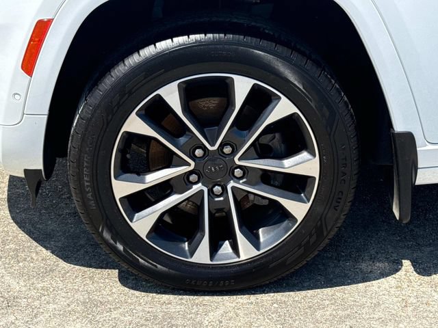 Used 2023 Jeep Grand Cherokee L Overland w/ MOPAR Finishing Package RWD image 5