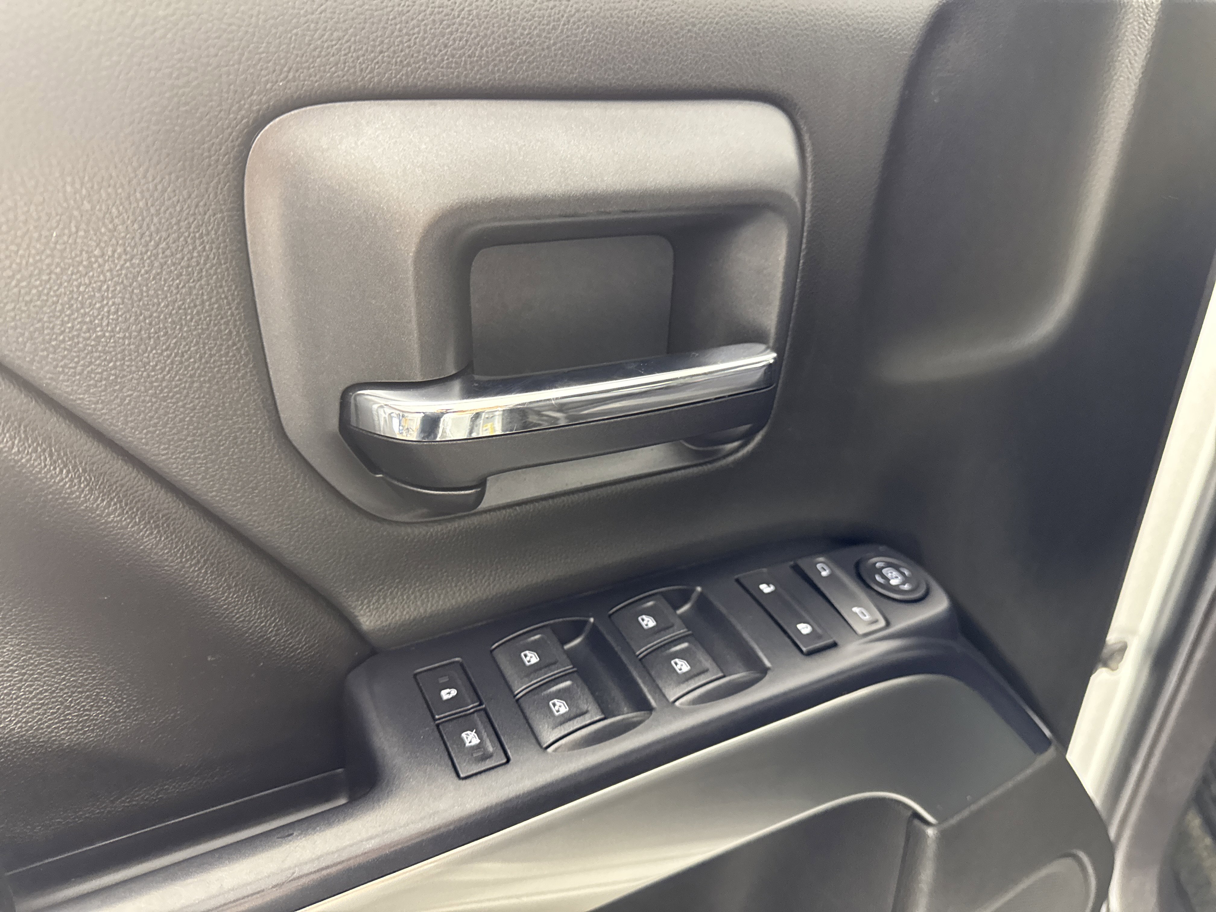 Used 2015 Chevrolet Silverado 1500 LT w/ LT Convenience Package RWD image 14