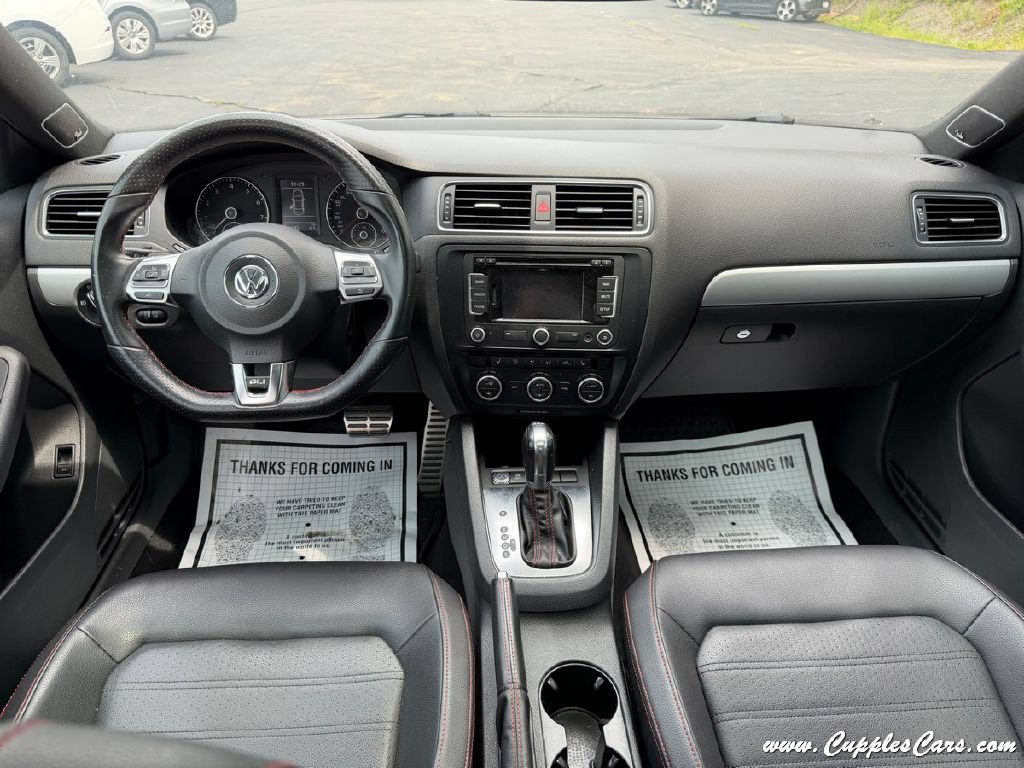 Used 2013 Volkswagen Jetta GLI Autobahn FWD image 16