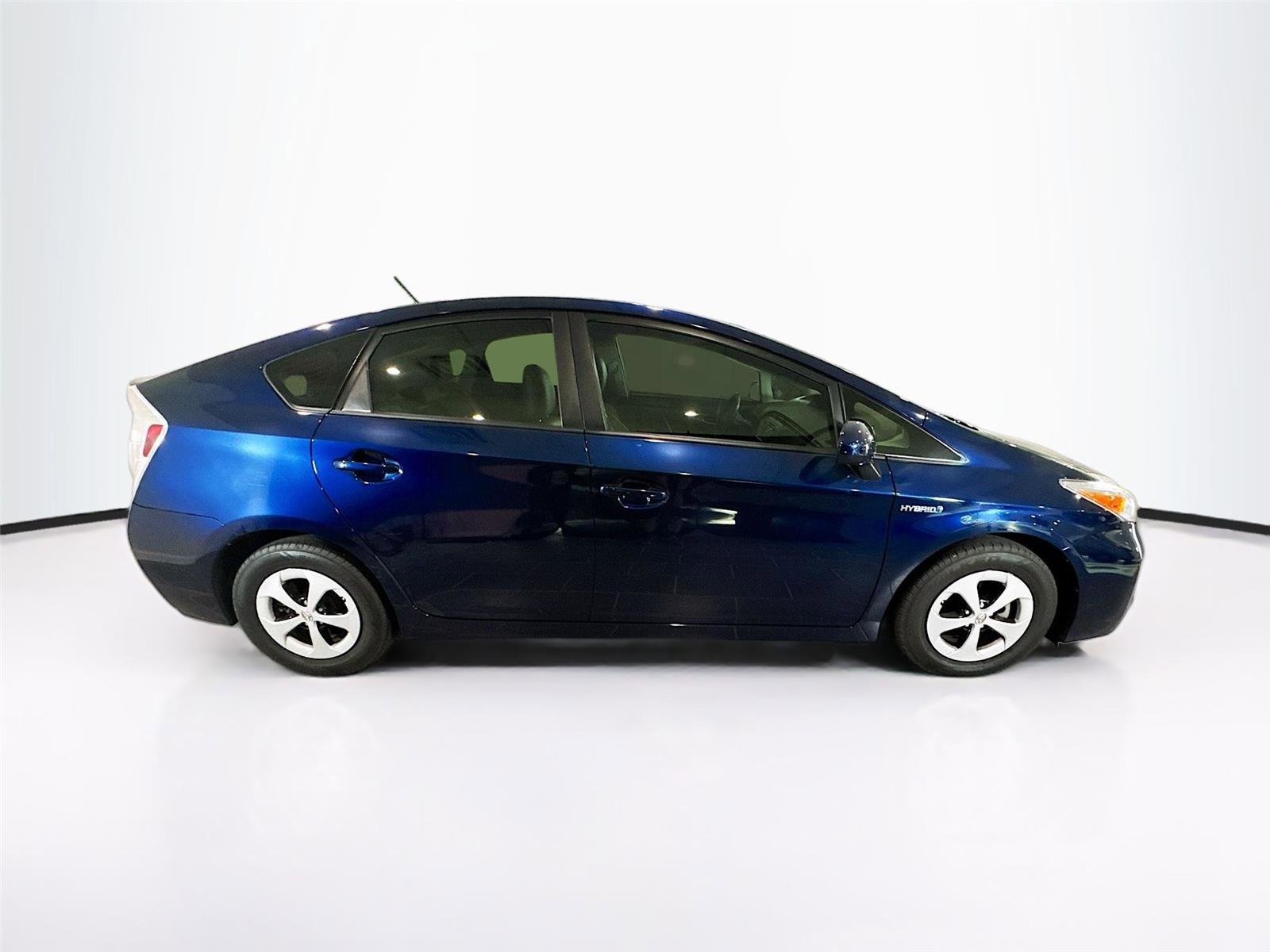 Used 2014 Toyota Prius Four image 6