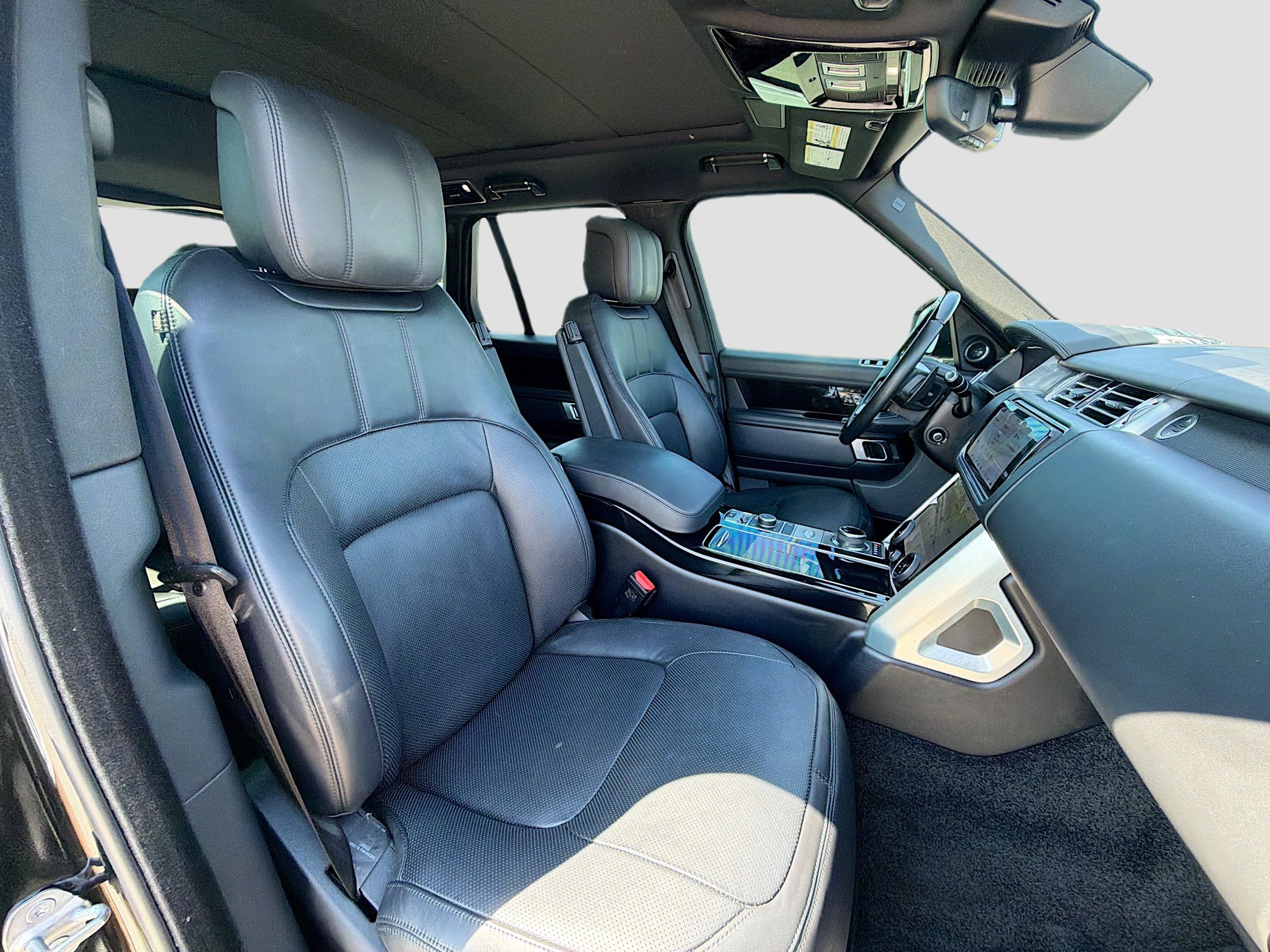 Used 2022 Land Rover Range Rover Westminster Edition image 16