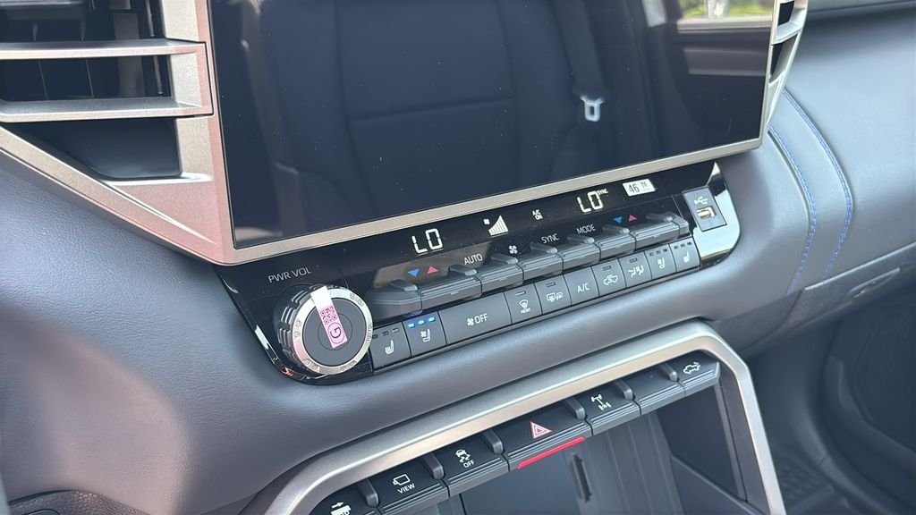 New 2026 Toyota Tundra Platinum AWD/4WD image 17