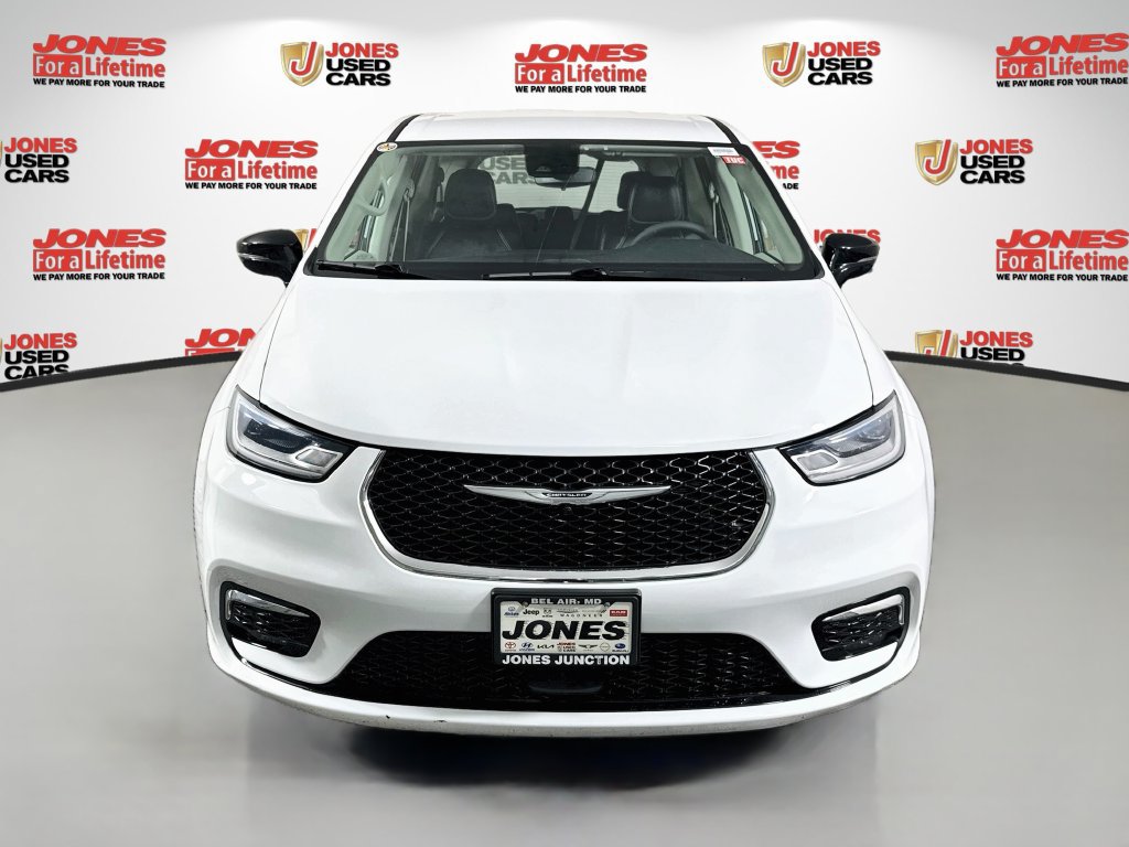 Used 2024 Chrysler Pacifica Touring-L AWD/4WD image 11
