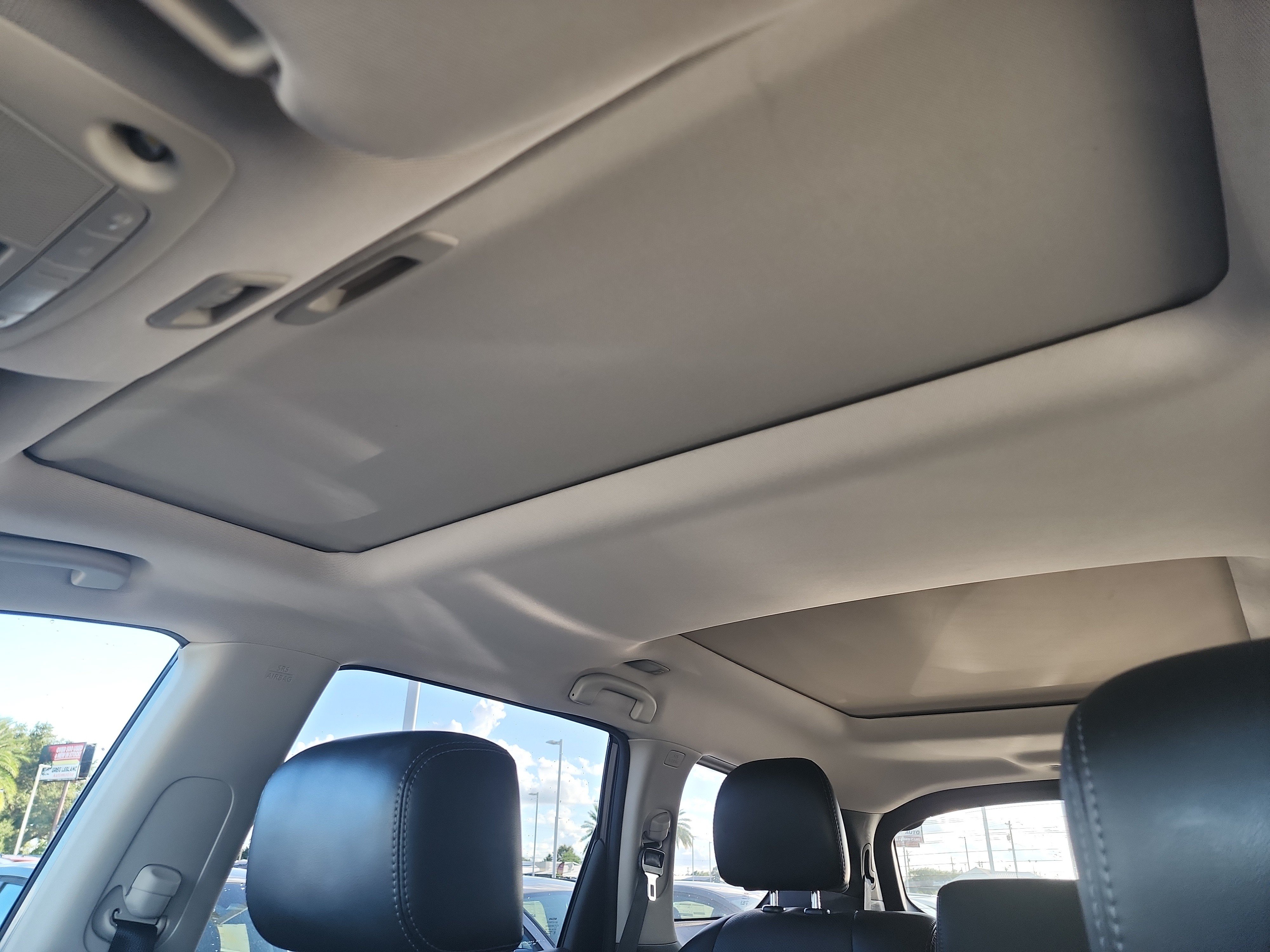 Used 2017 Nissan Pathfinder Platinum w/ Family Entertainment Package FWD image 27