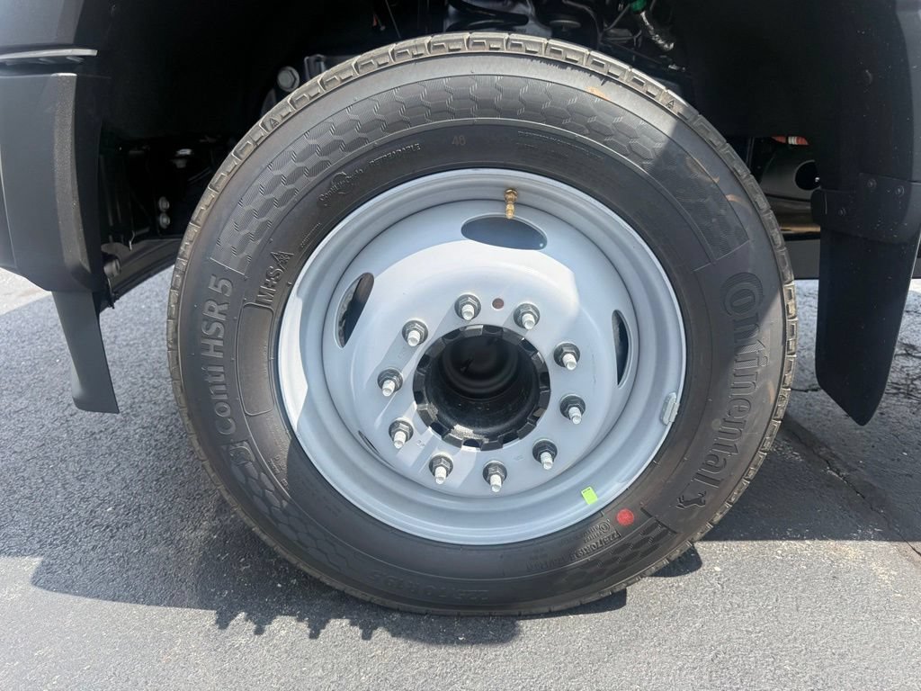 New 2026 Ford F550 2WD Regular Cab Super Duty image 11