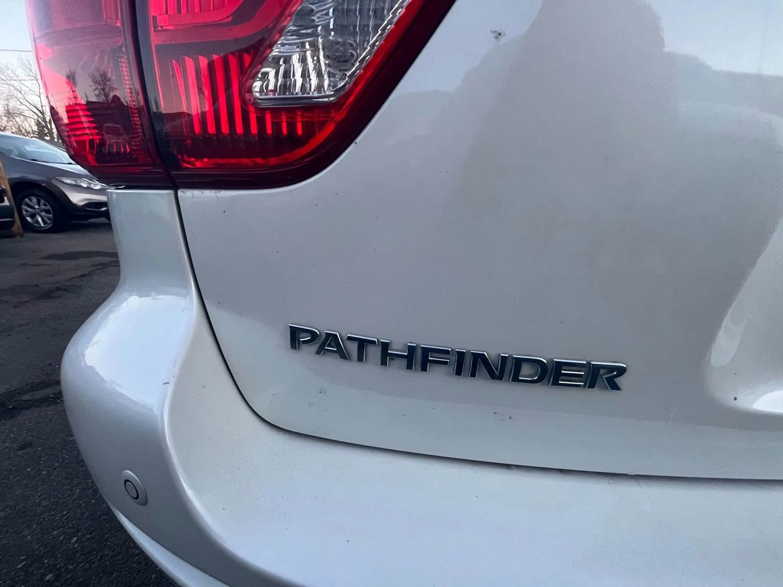 Used 2017 Nissan Pathfinder SL image 11