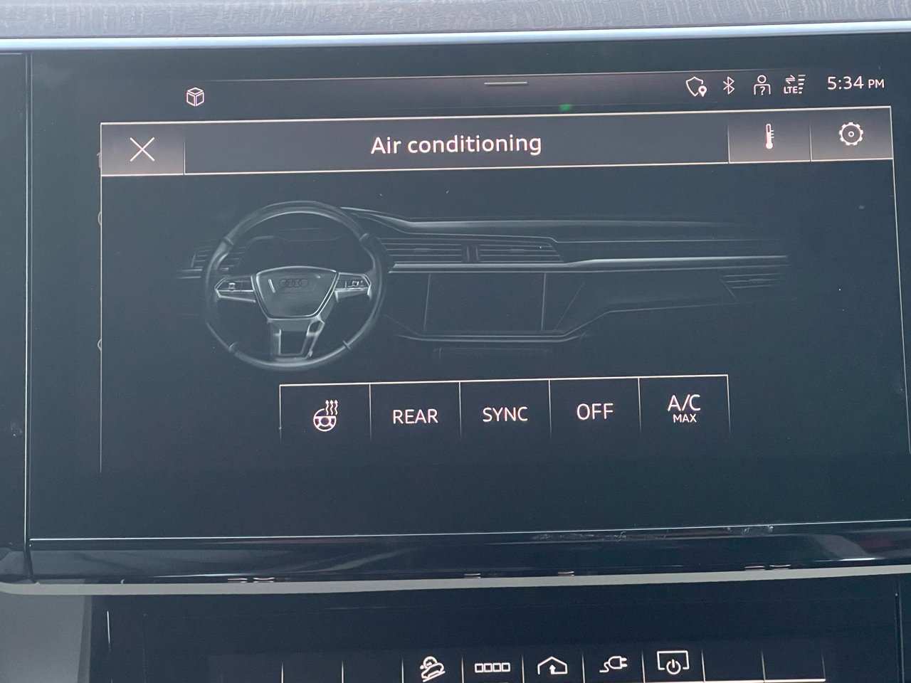 Used 2023 Audi e-tron Premium w/ Convenience Plus Package image 37