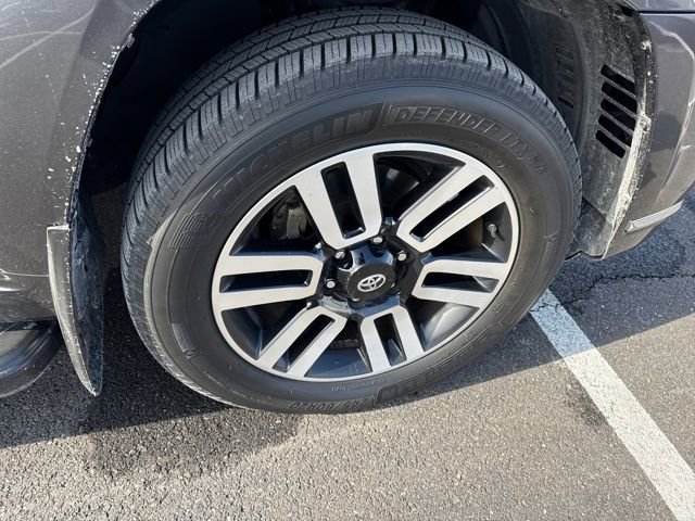 Used 2015 Toyota 4Runner Limited image 11