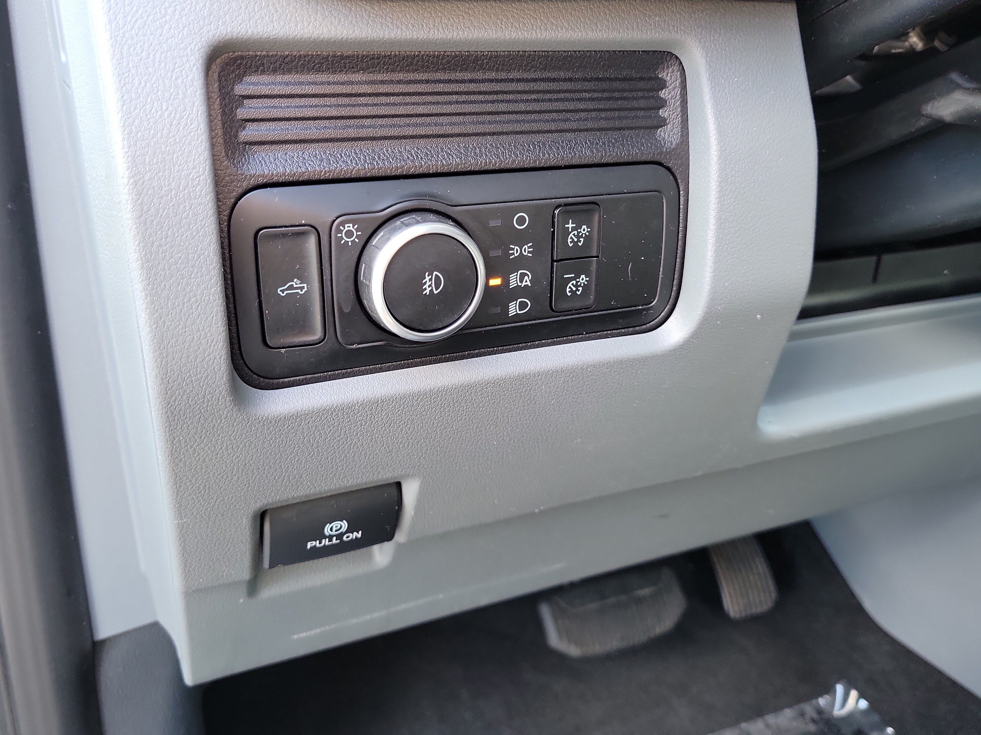 Certified 2024 Ford F350 XLT AWD/4WD image 27
