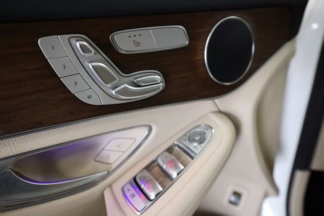 Used 2022 Mercedes-Benz GLC 300 4MATIC w/ Premium Package Lite image 20