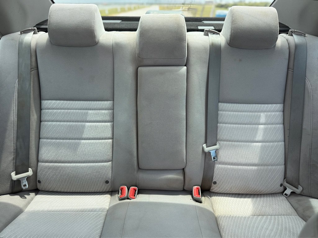 Used 2017 Toyota Camry LE FWD image 16