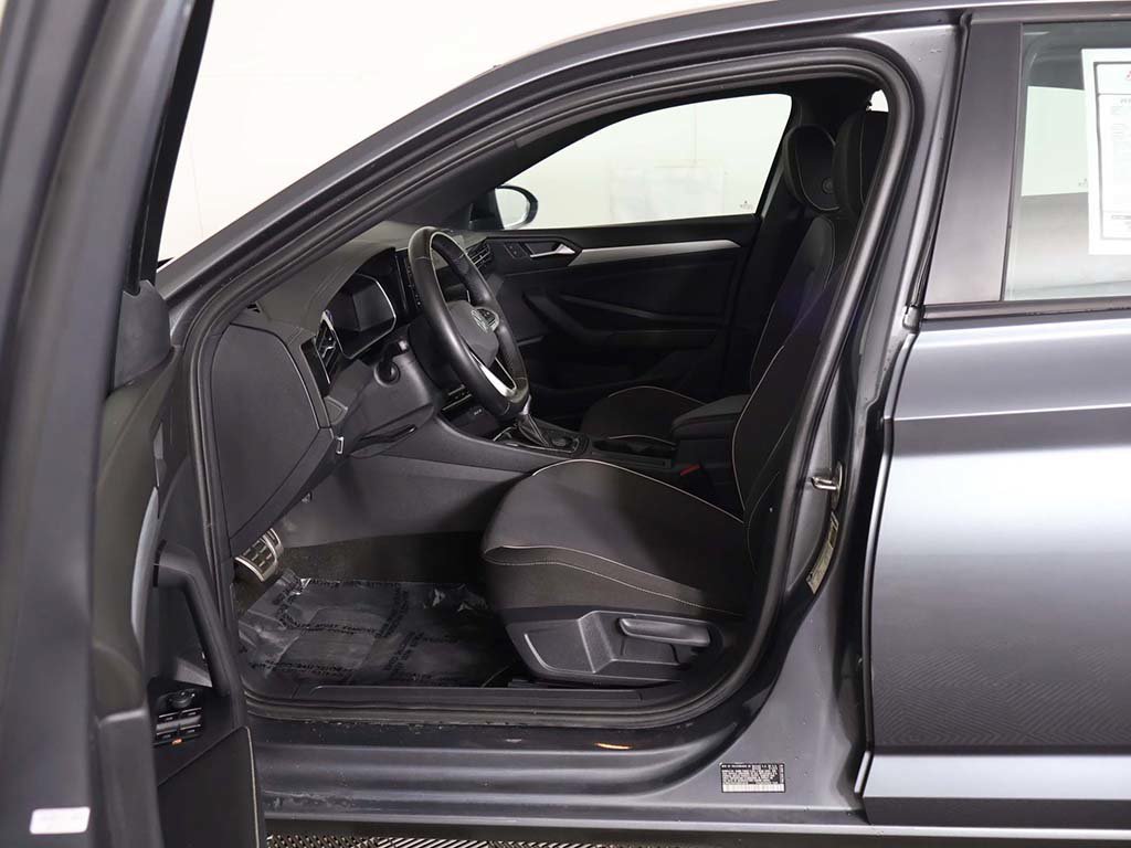 Used 2025 Volkswagen Jetta Sport FWD image 28