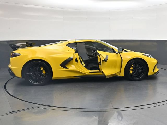 Used 2025 Chevrolet Corvette Stingray Premium Cpe w/ Z51 Performance Package RWD image 43