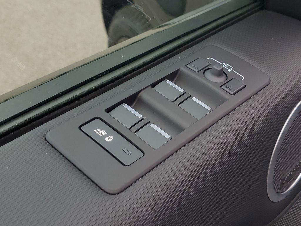 New 2025 Land Rover Discovery Dynamic SE image 11