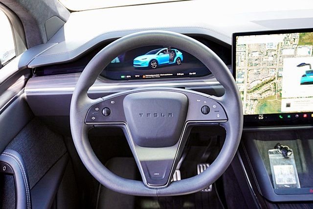 Used 2023 Tesla Model X AWD/4WD image 21