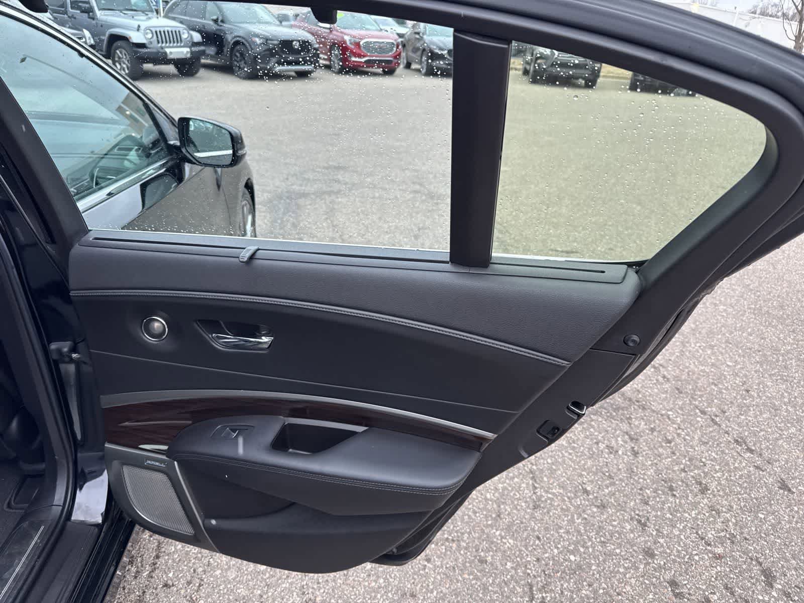 Used 2017 Acura RLX w/ Advance Package FWD image 25