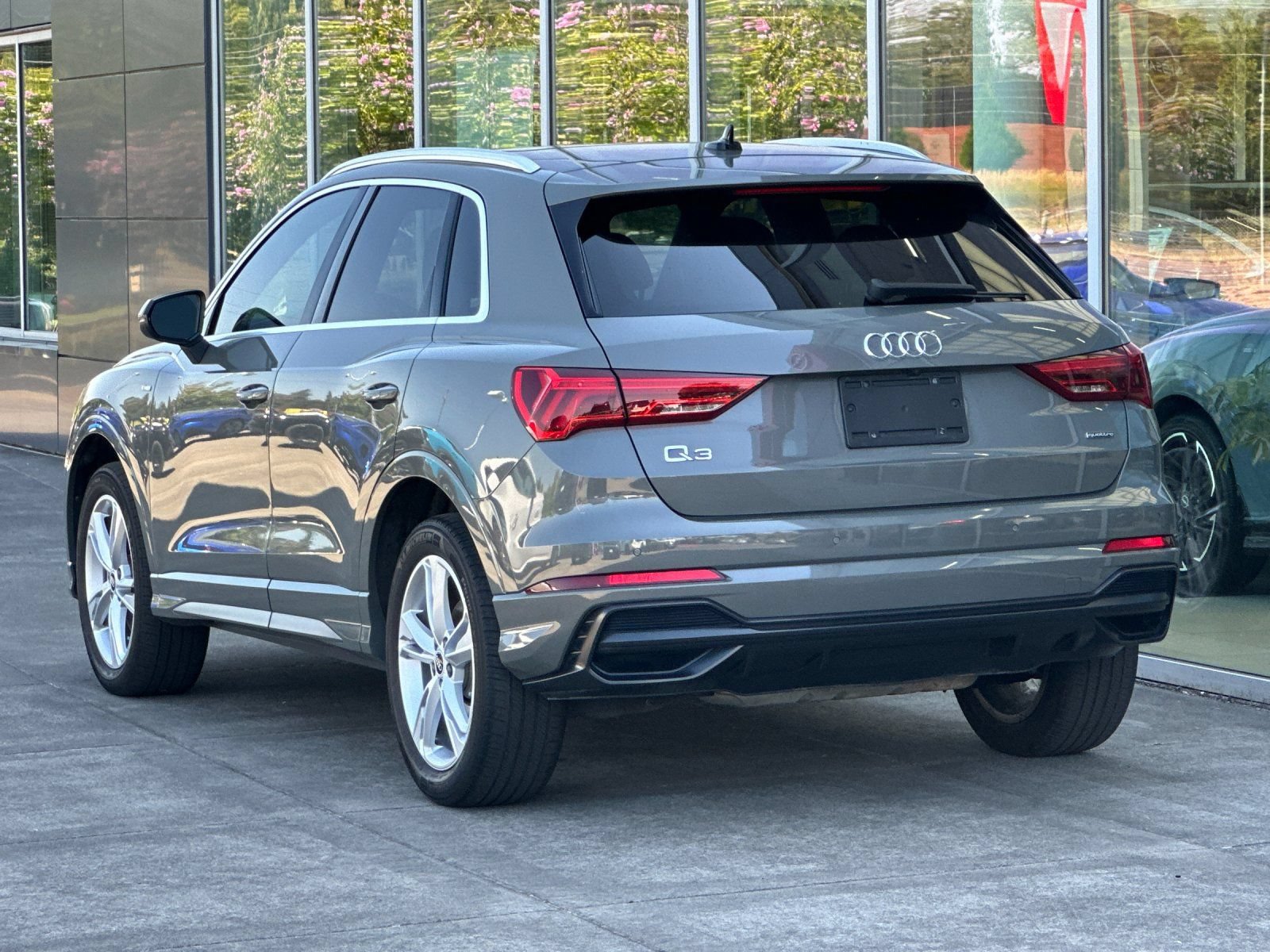 Used 2022 Audi Q3 2.0T Premium Plus w/ Premium Plus Package AWD/4WD image 5