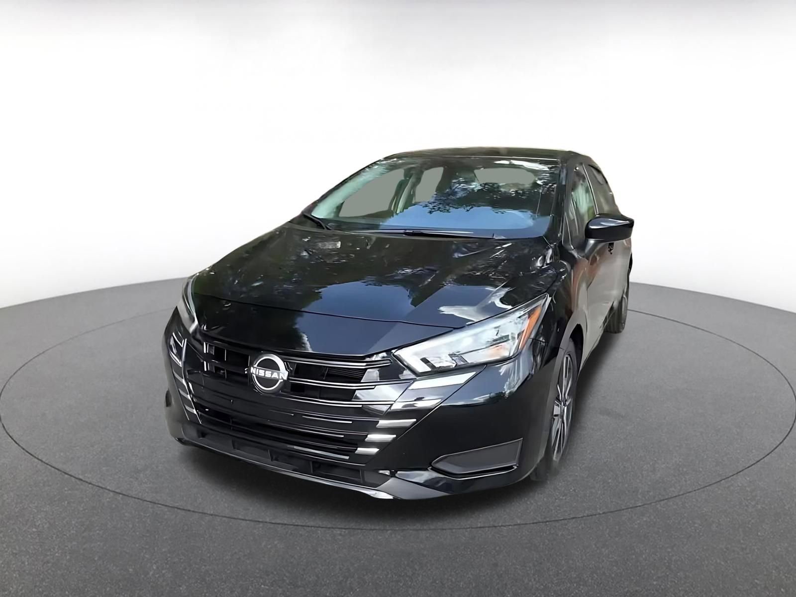 Used 2025 Nissan Versa SV image 7