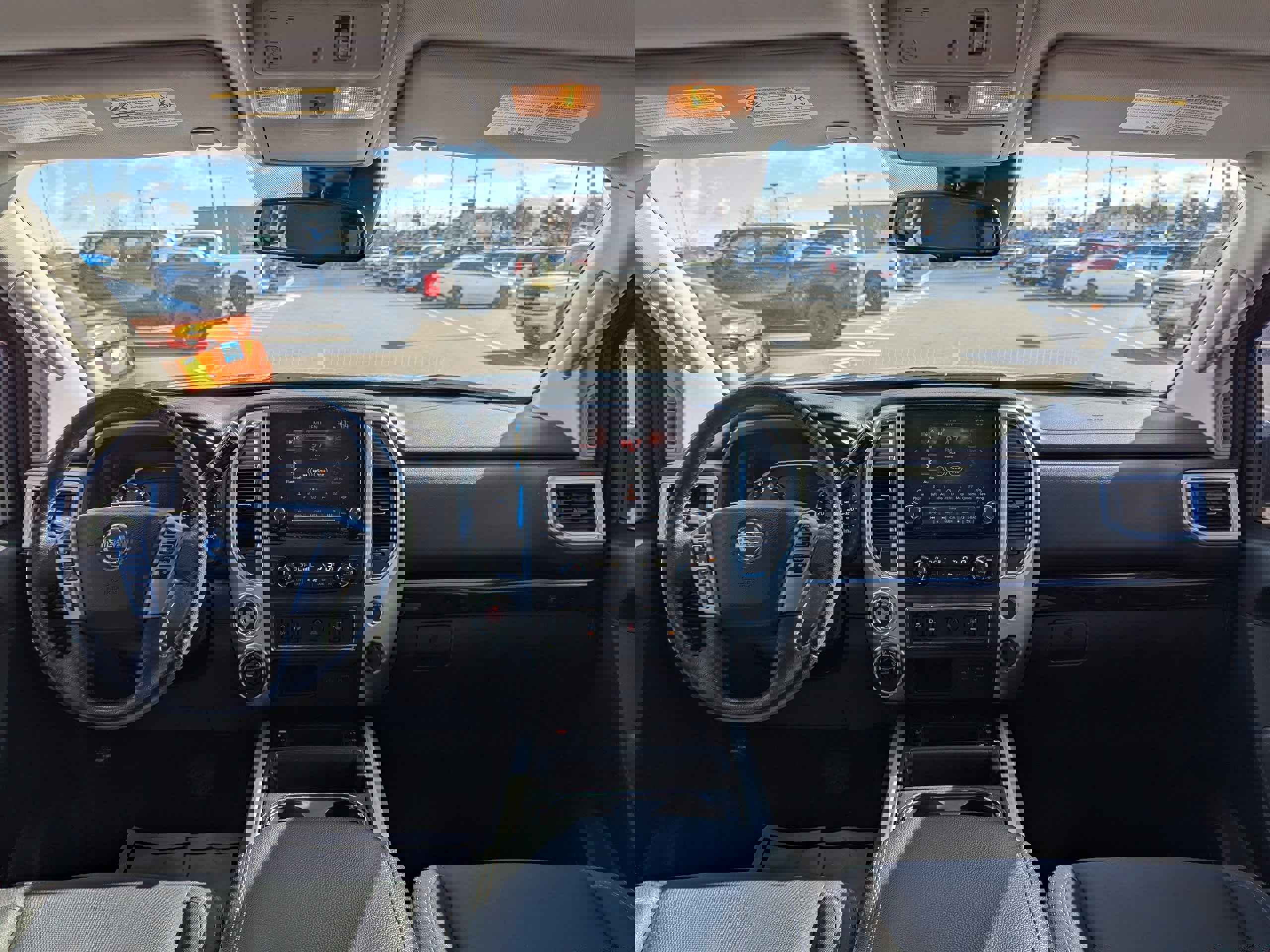 Used 2020 Nissan Titan SV w/ SV Convenience Package image 28