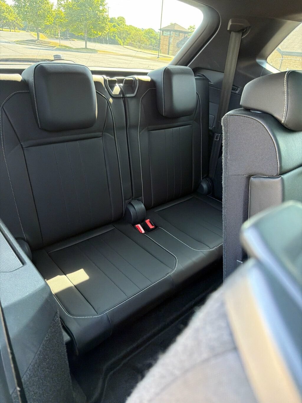 Used 2024 Volkswagen Tiguan SE R-Line FWD image 15