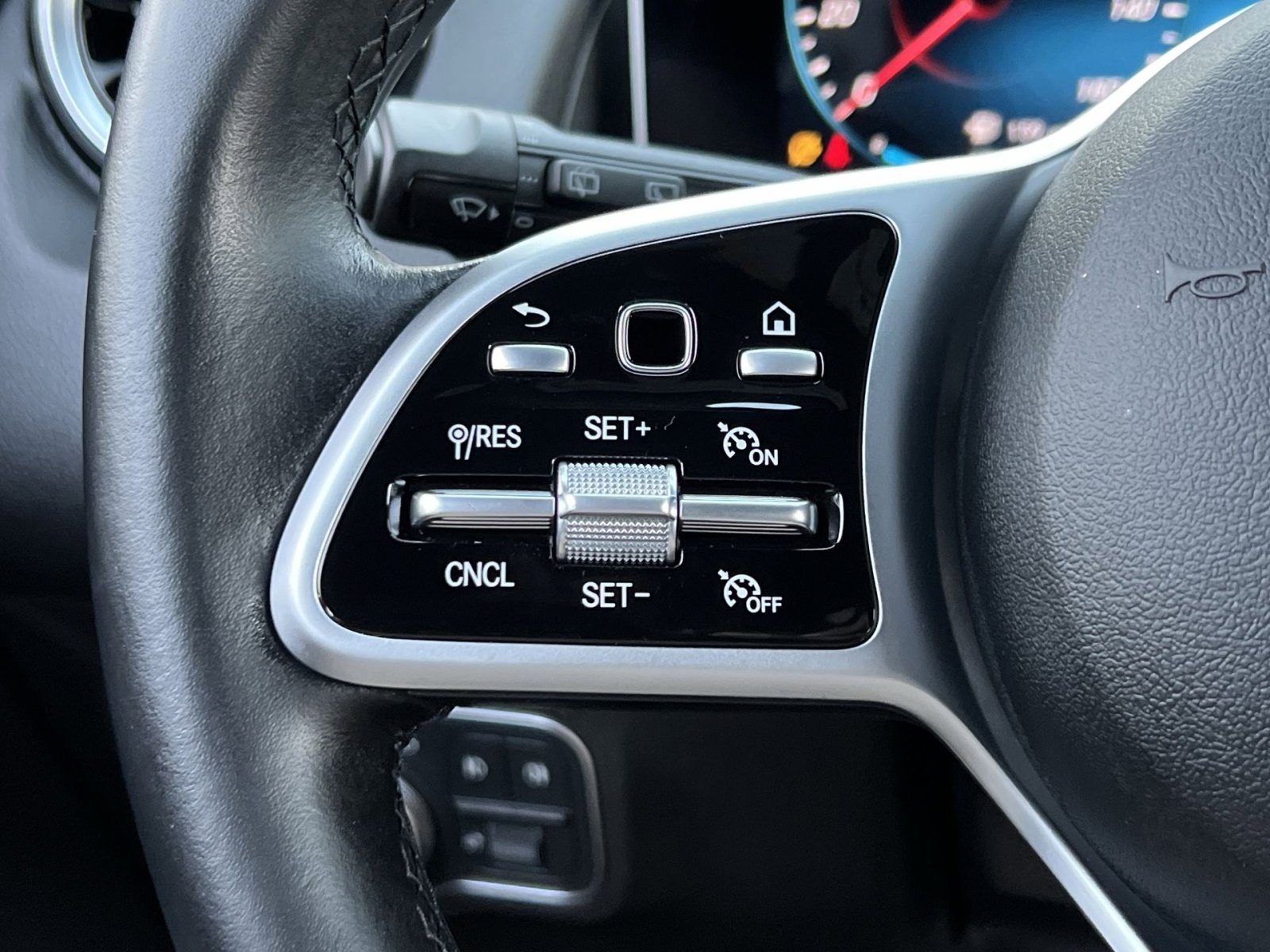 Certified 2021 Mercedes-Benz GLB 250 4MATIC image 30