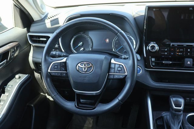 Used 2022 Toyota Highlander Platinum AWD/4WD image 13