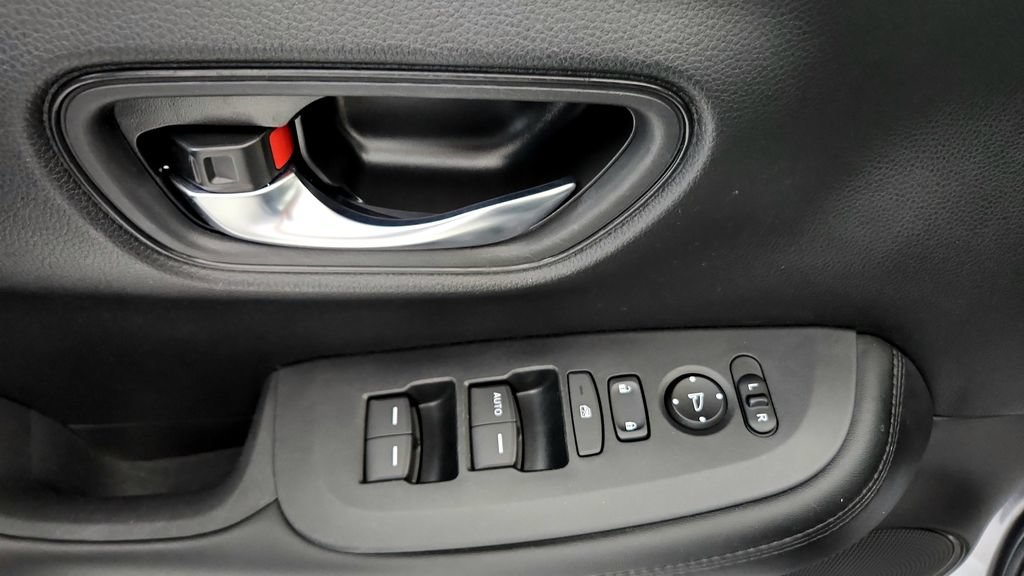 Used 2023 Honda HR-V LX image 26